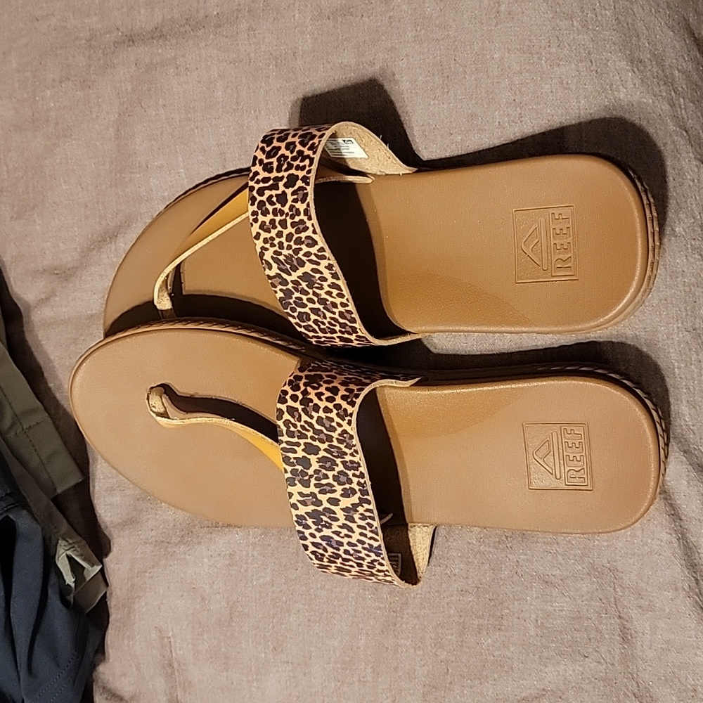 Super Cute Reef Sandals